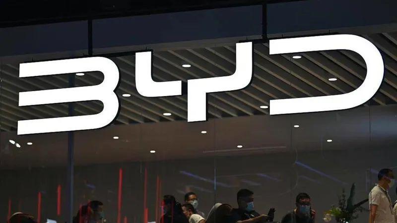 vB6tTEK9EnkbaYBd.jpg