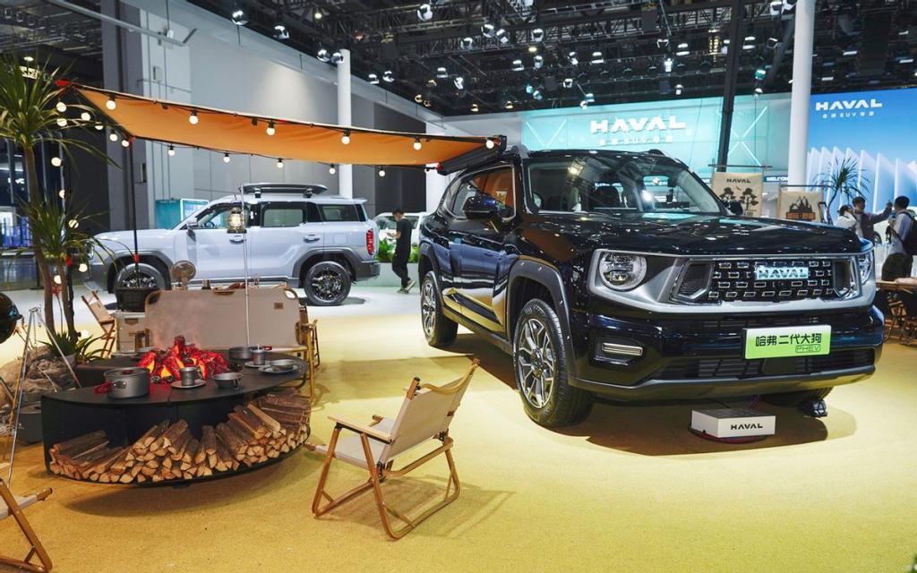v54cJ4vJUNYETlTY.jpg