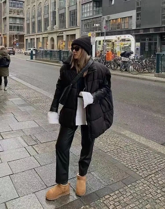 XH0LvazelzBLNEqq.jpg